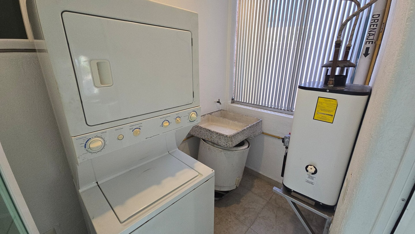 Apartment with Pool, Gym & A/C. gallery image 7