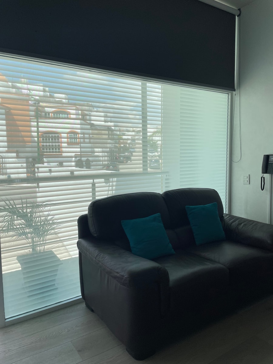 Apartment with Pool & Gym gallery image 7