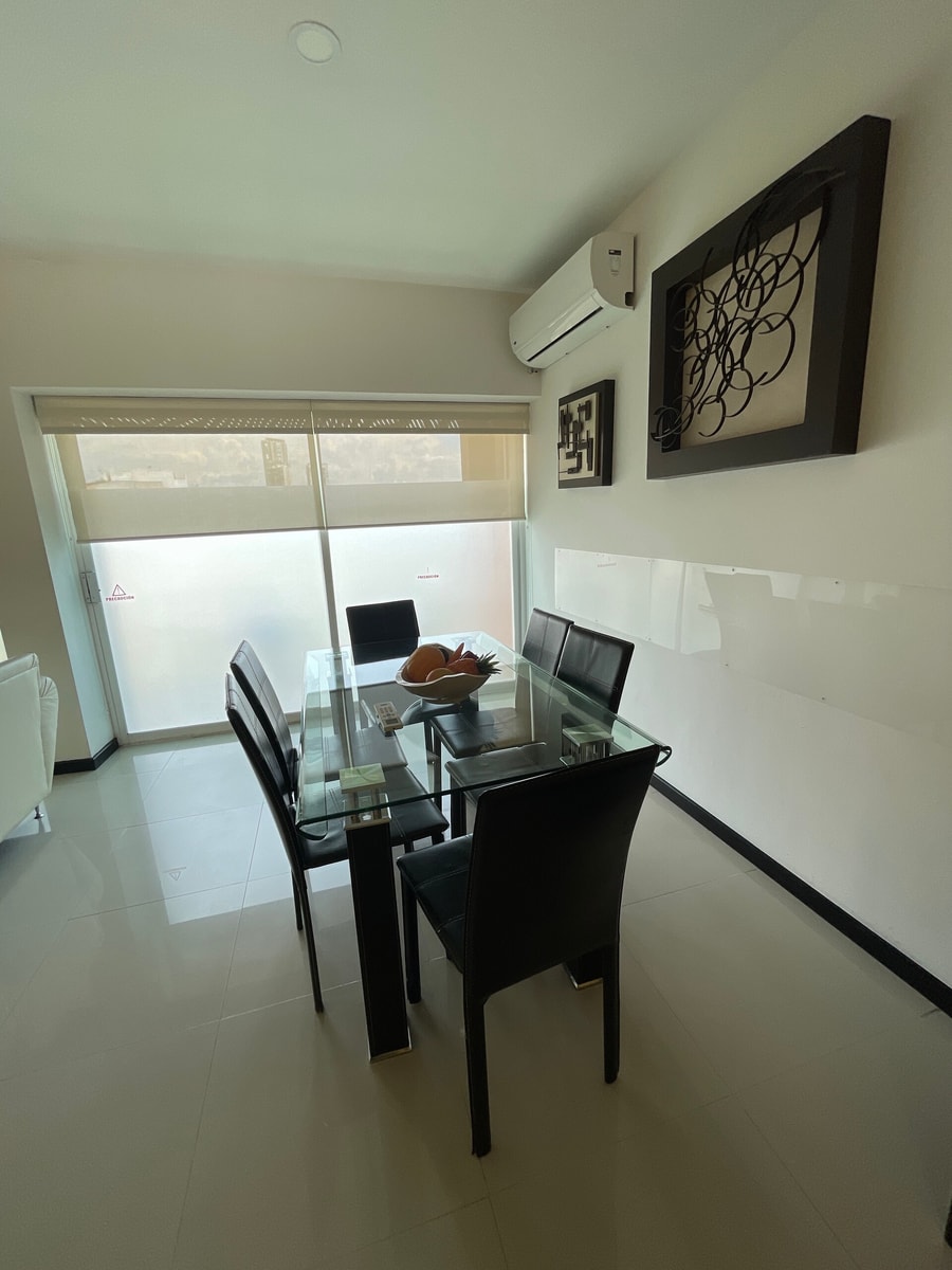 Penthouse with Pool, Gym & A/C gallery image 10