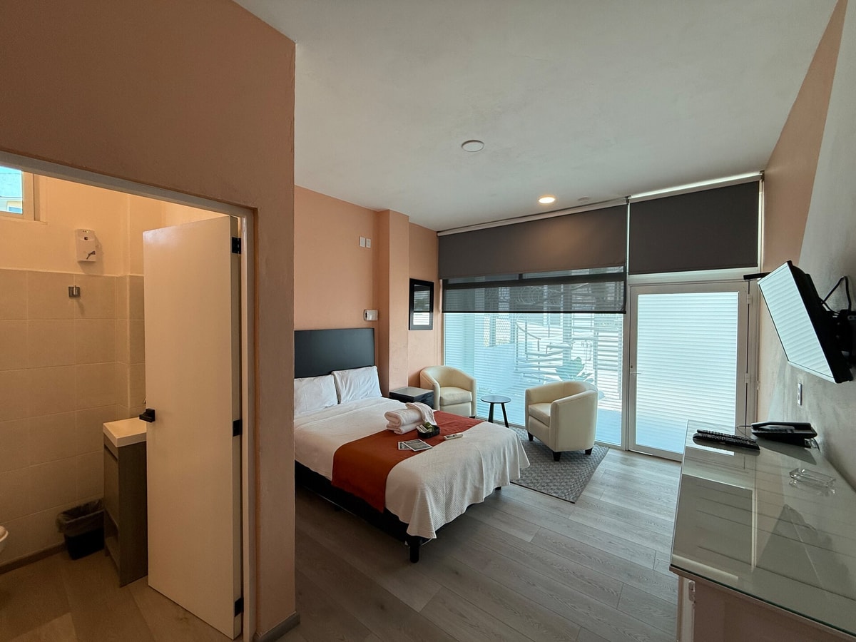 Suite Room with Pool & Gym gallery image 3