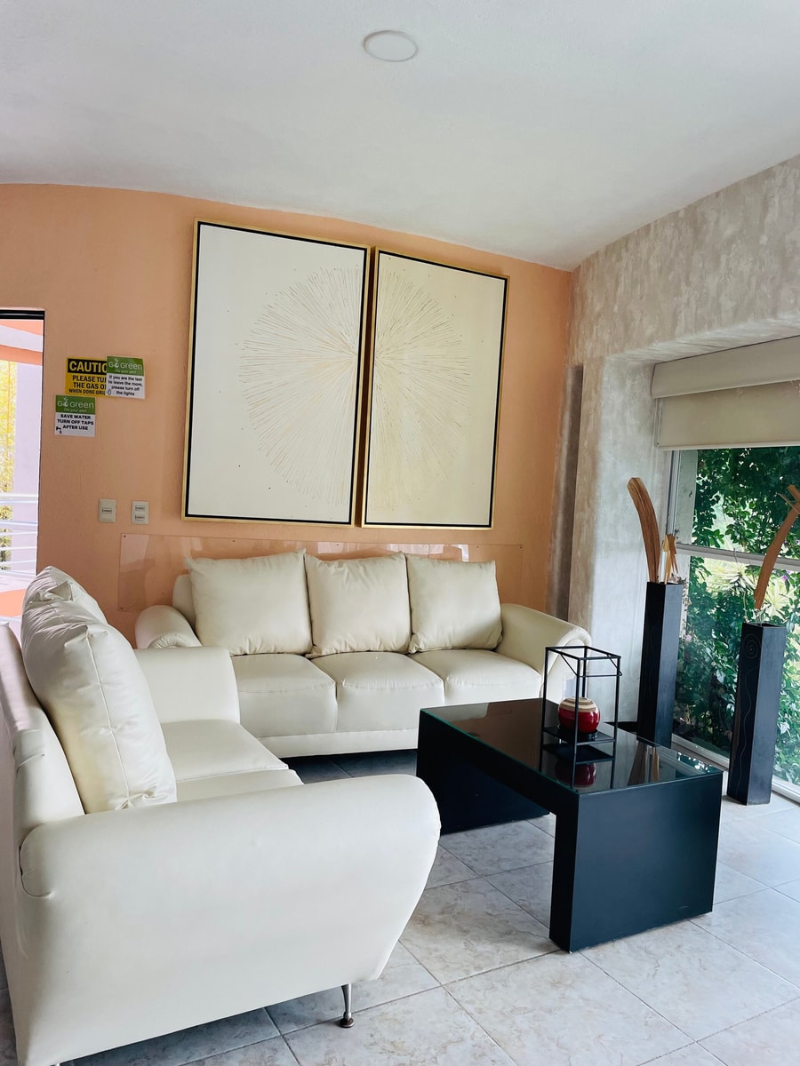 Apartment with Pool, Gym & A/C Suite gallery image 8