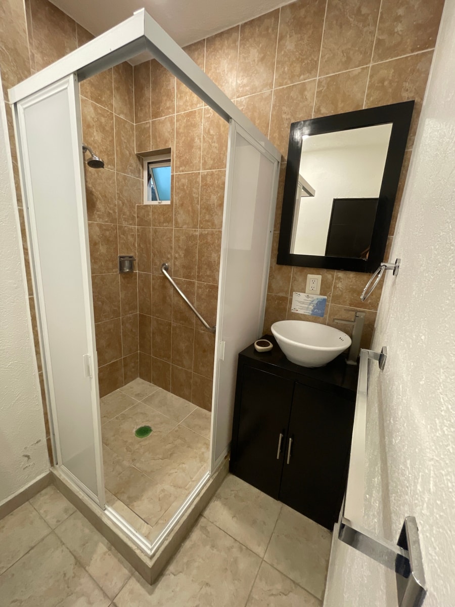 Apartment with Pool, Gym & A/C gallery image 14