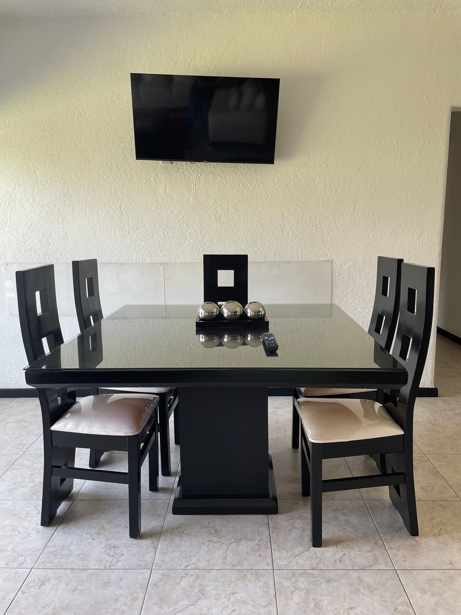 Apartment with Pool, Gym & A/C gallery image 5