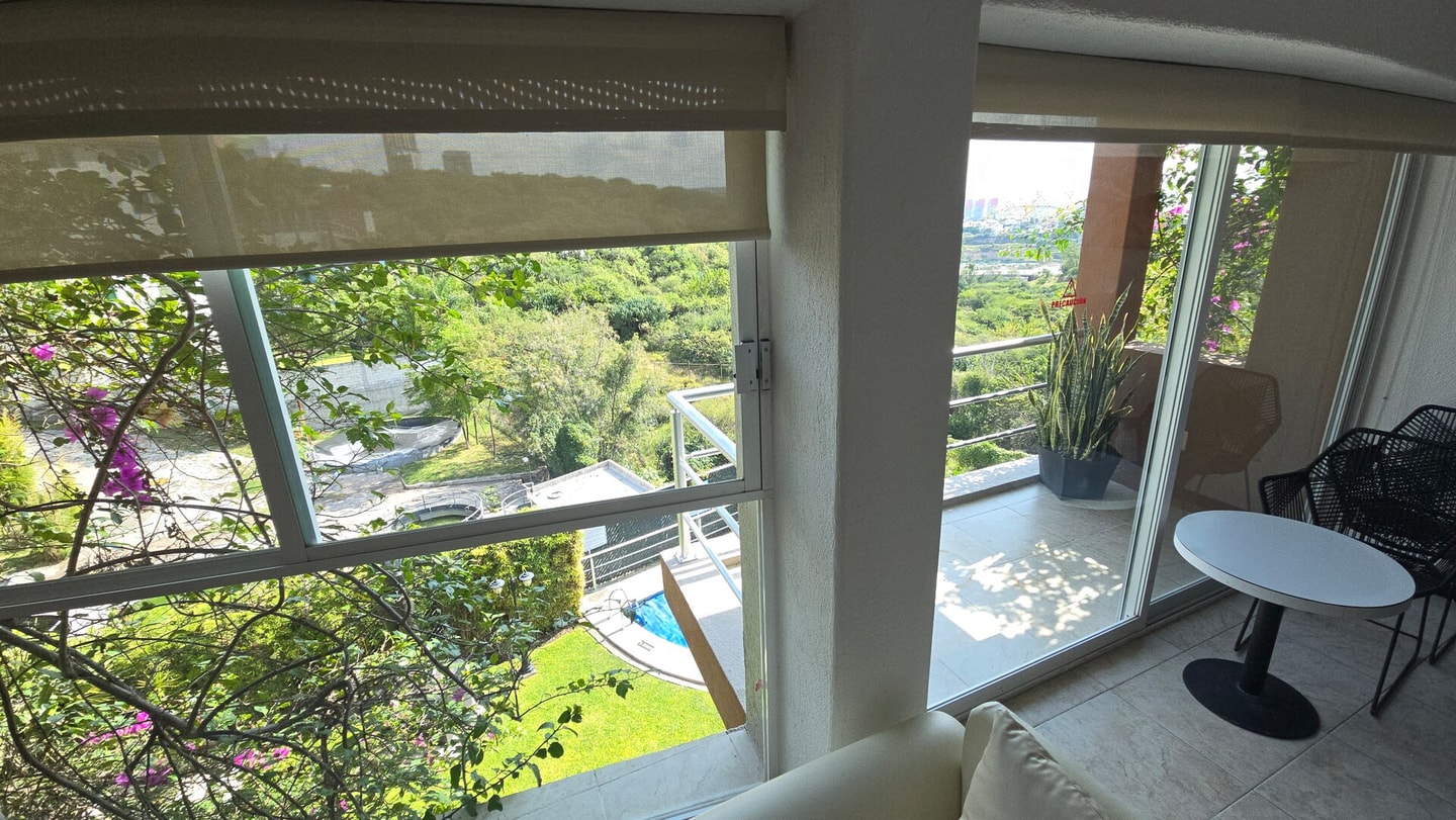 Apartment with Pool, Gym & A/C. gallery image 2