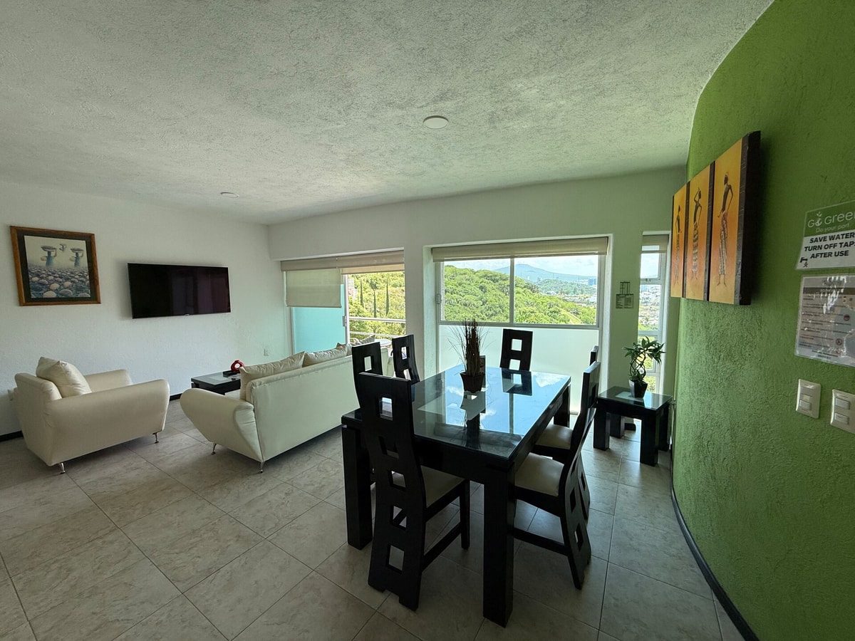 Apartment with Pool - Gym & A/C Suite gallery image 1