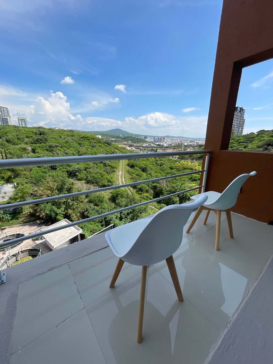 Penthouse with Pool, Gym & A/C gallery image 19