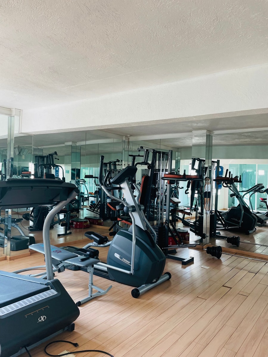 Apartment with Pool, Gym & A/C gallery image 27