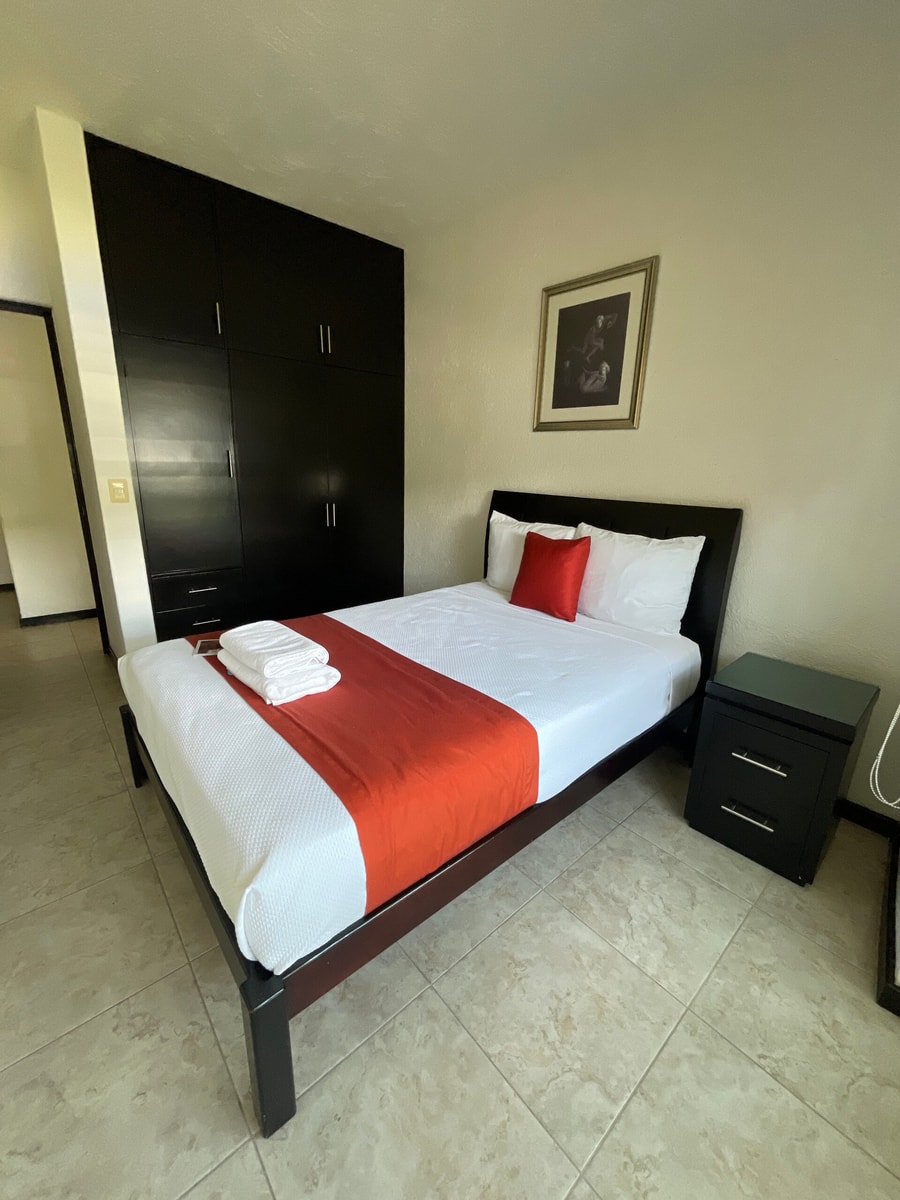Apartment with Pool, Gym & A/C gallery image 8