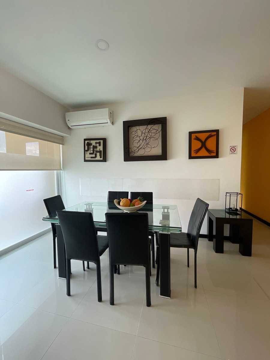 Penthouse with Pool, Gym & A/C gallery image 9