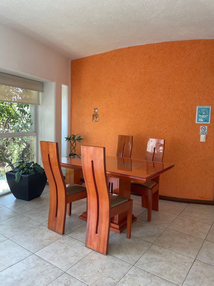 Apartment with Pool, Gym & A/C Suite gallery image 7