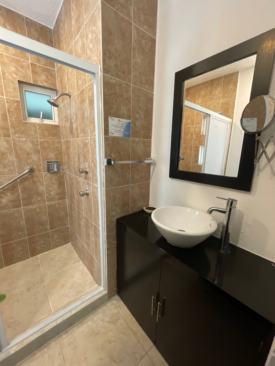 Apartment with Pool, Gym & A/C gallery image 16