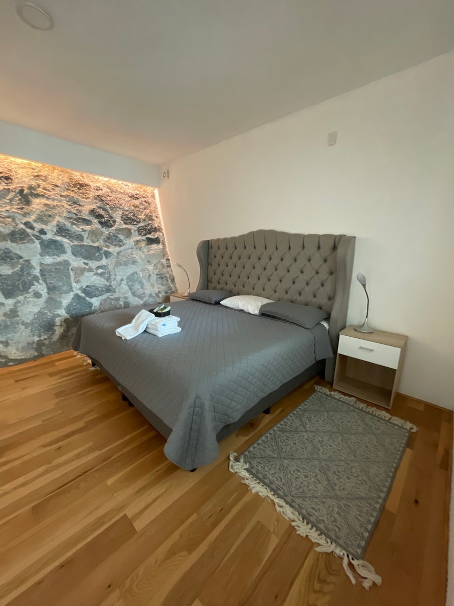 Loft with Pool, Gym & A/C Suite gallery image 7