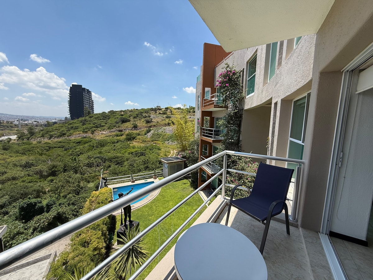 Apartment with Pool - Gym & A/C Suite gallery image 2