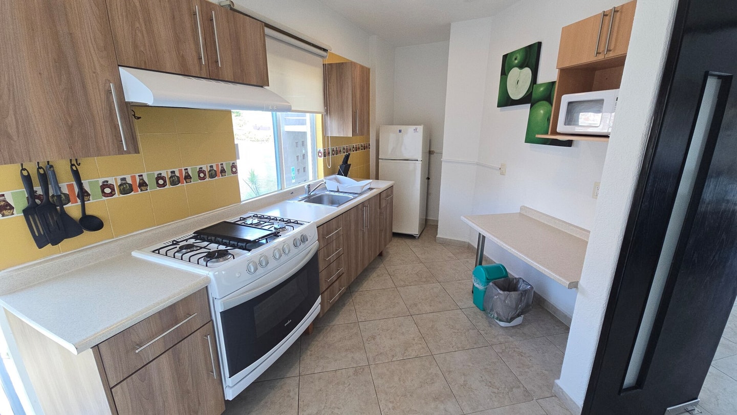 Apartment with Pool, Gym & A/C. gallery image 5