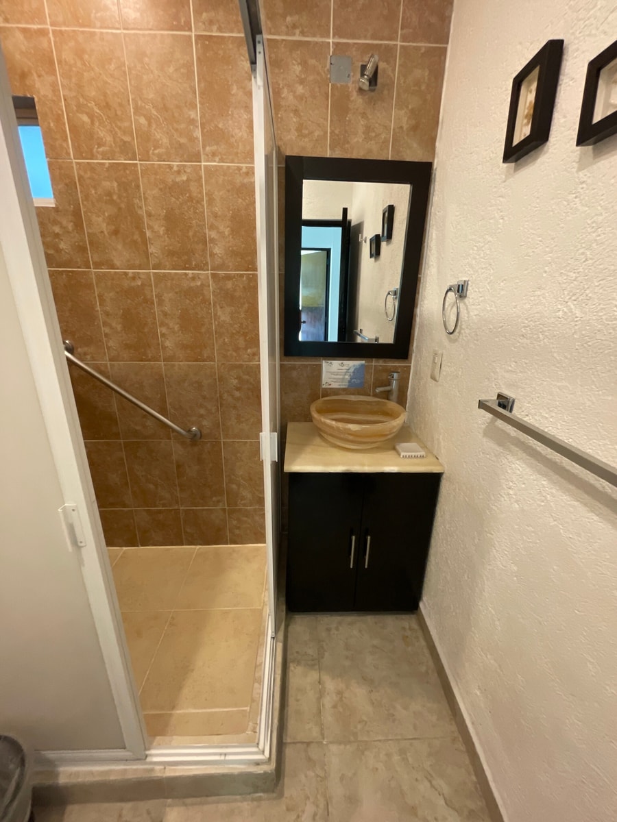 Penthouse with Pool, Gym & A/C gallery image 14
