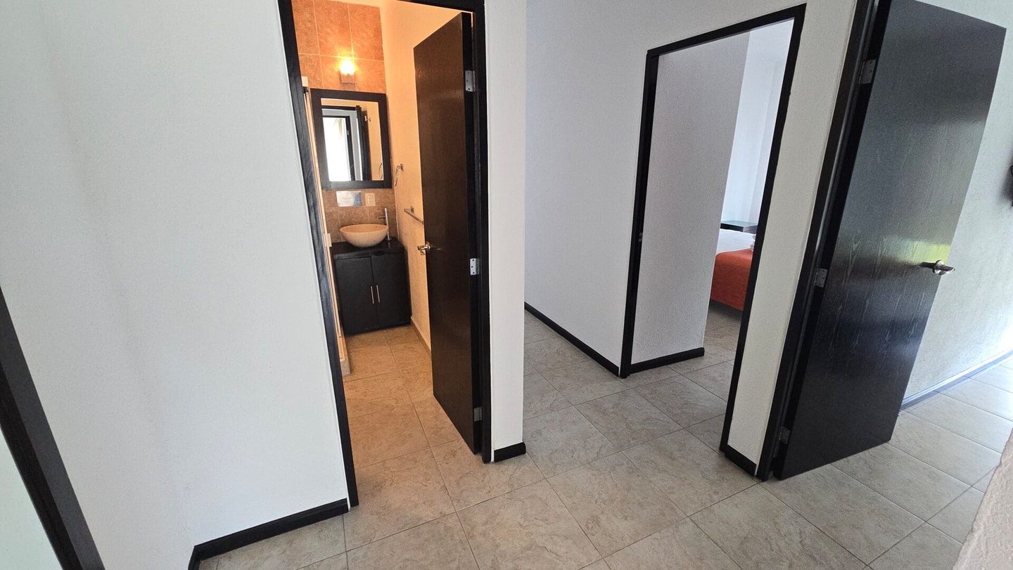 Apartment with Pool, Gym & A/C. gallery image 15