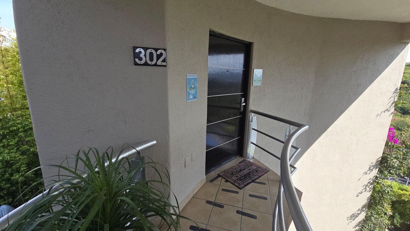 Apartment with Pool - Gym & A/C Suite gallery image 12