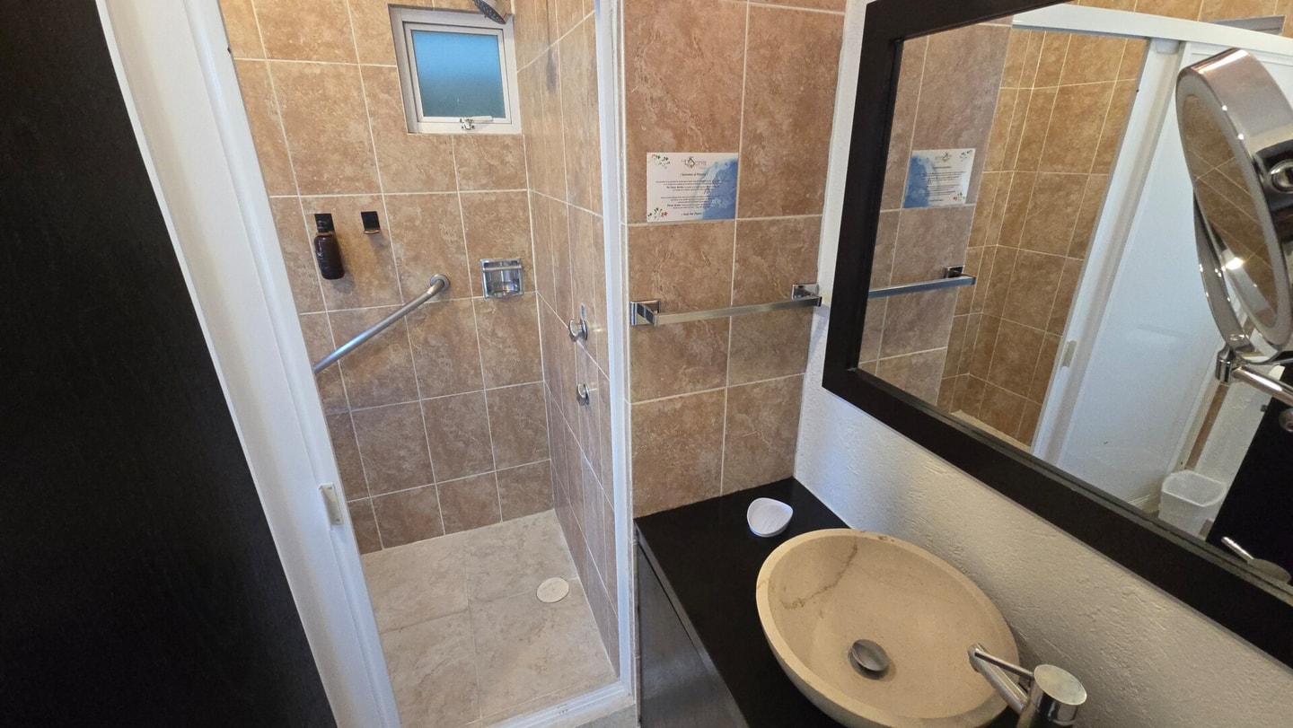 Apartment with Pool, Gym & A/C. gallery image 10