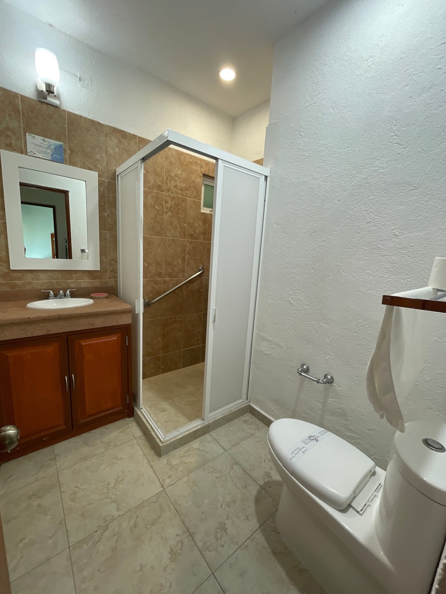 Apartment with Pool, Gym & A/C Suite gallery image 16