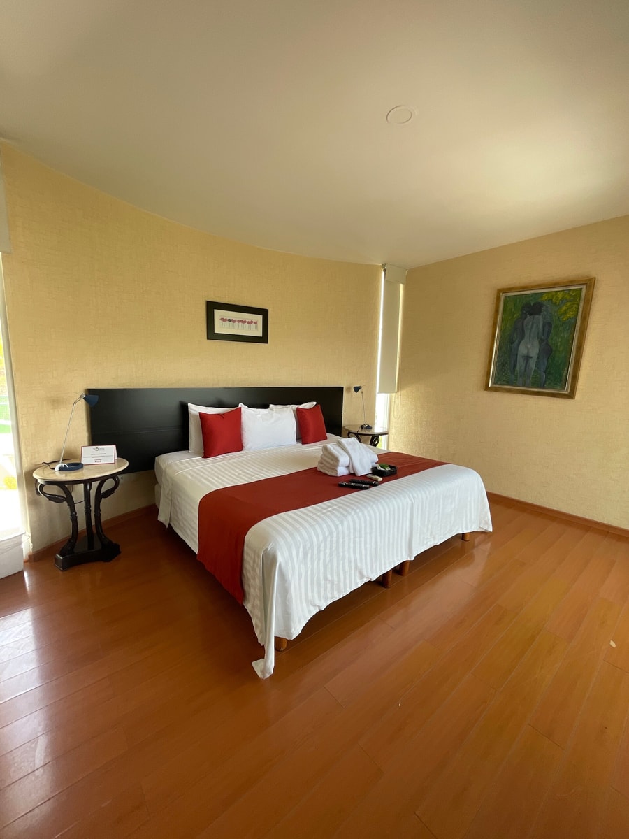 Penthouse with Pool, Gym & A/C gallery image 14