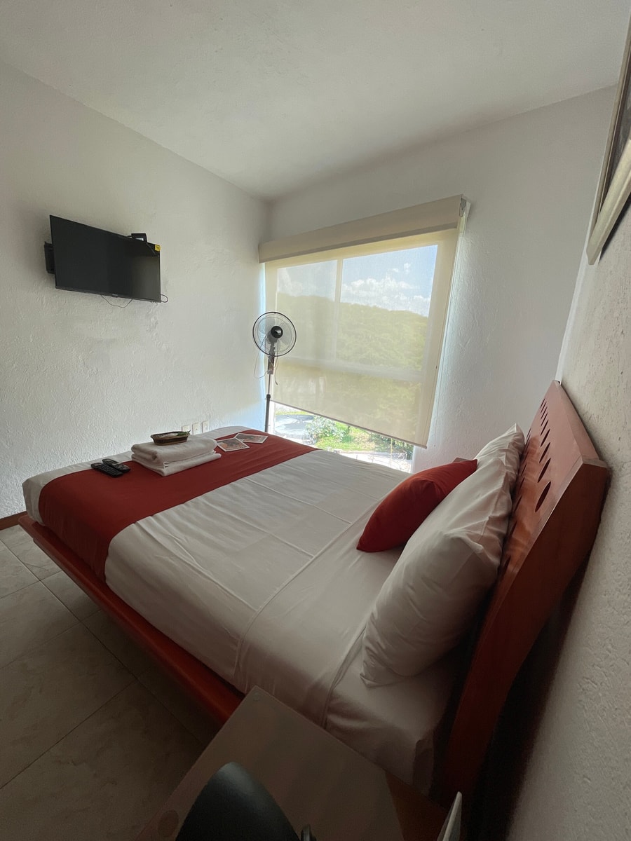 Apartment with Pool, Gym & A/C Suite gallery image 8