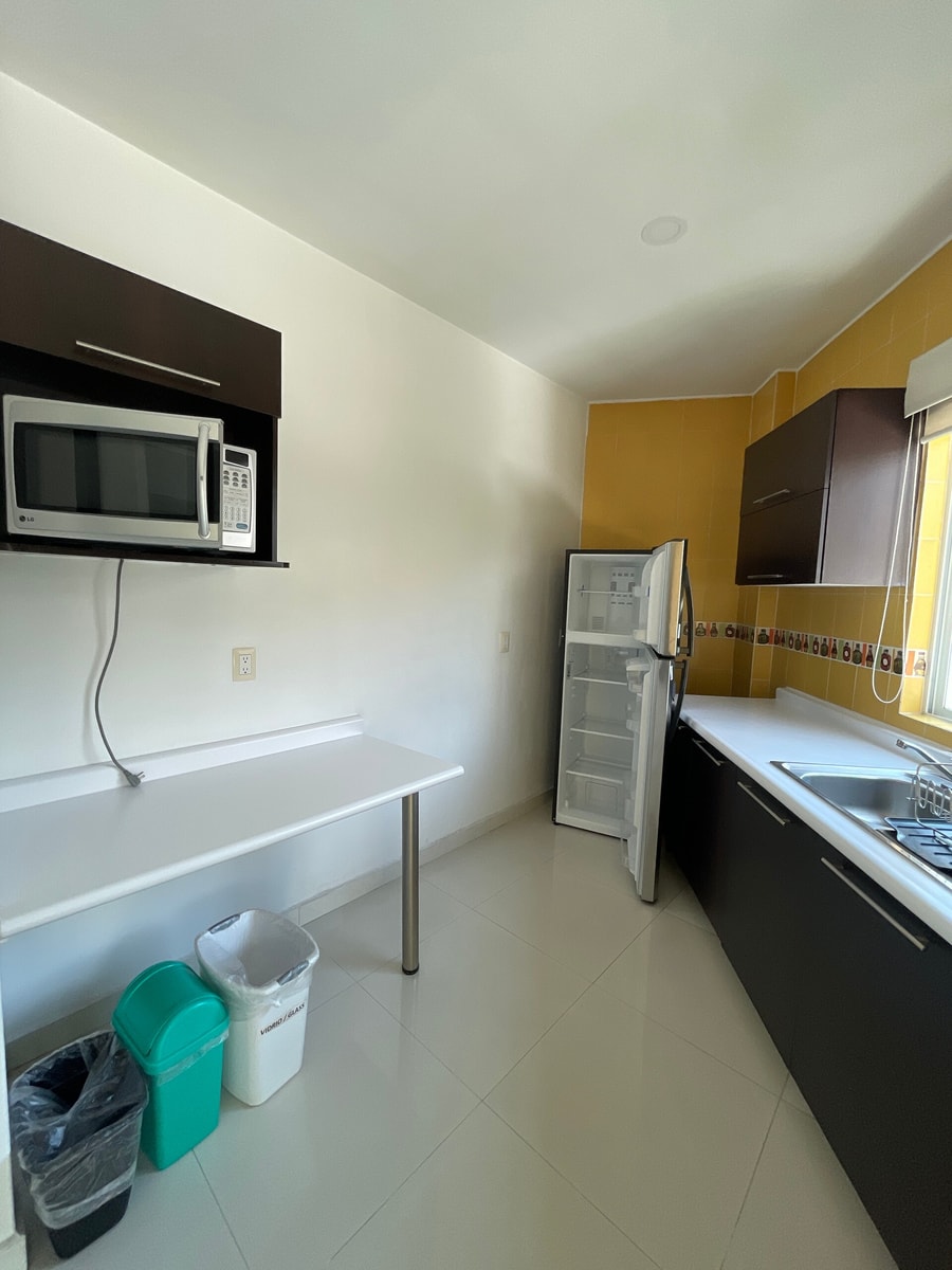 Penthouse with Pool, Gym & A/C gallery image 19