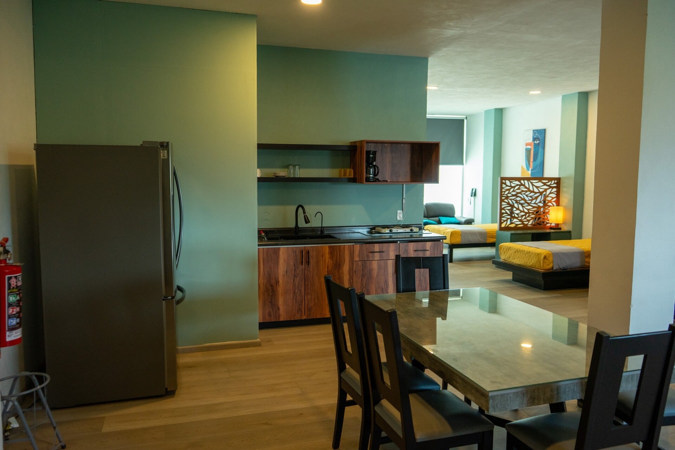 Apartment with Pool & Gym gallery image 6