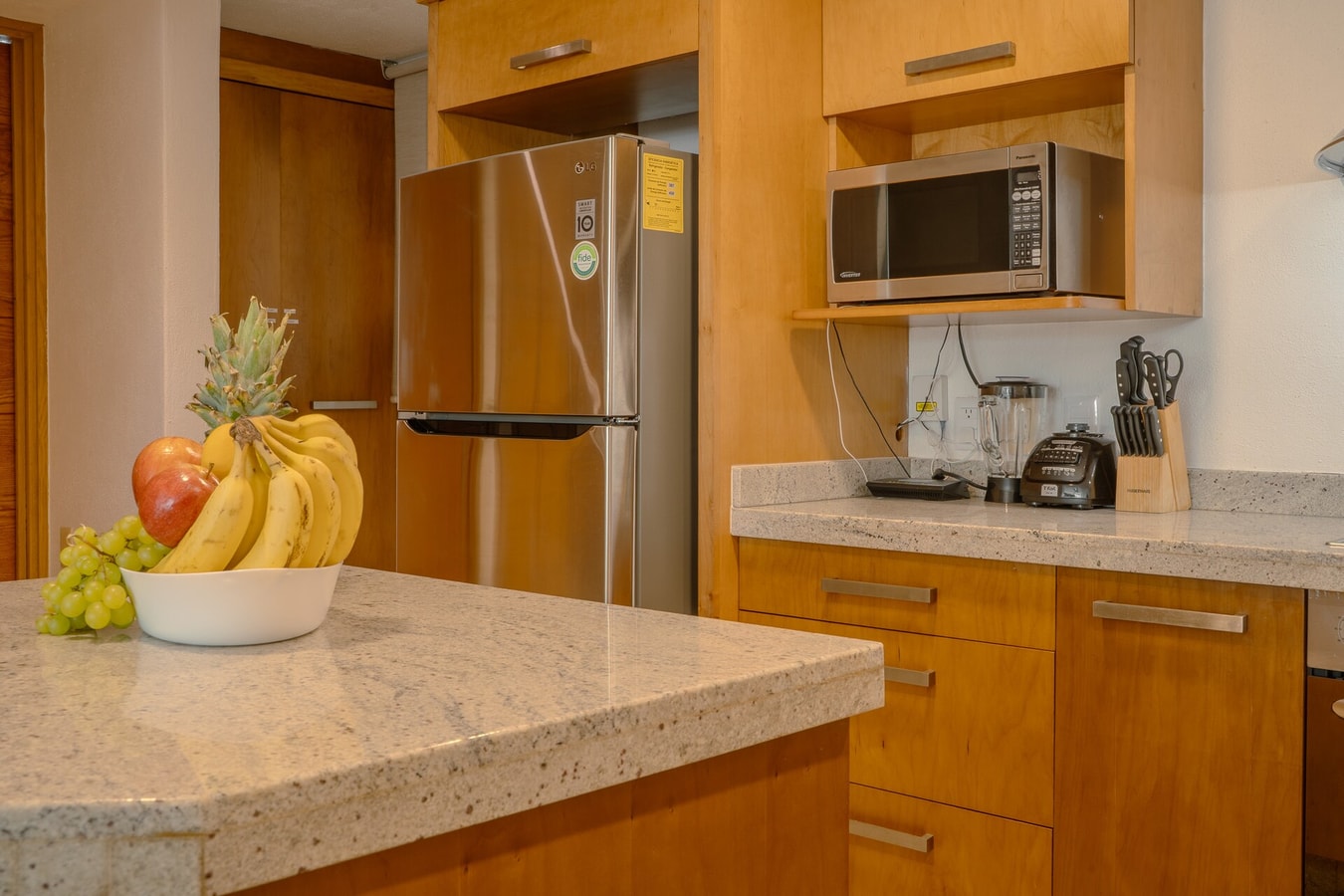 NITTA 209 Elegant Apartment - Partial Sea Views gallery image 6