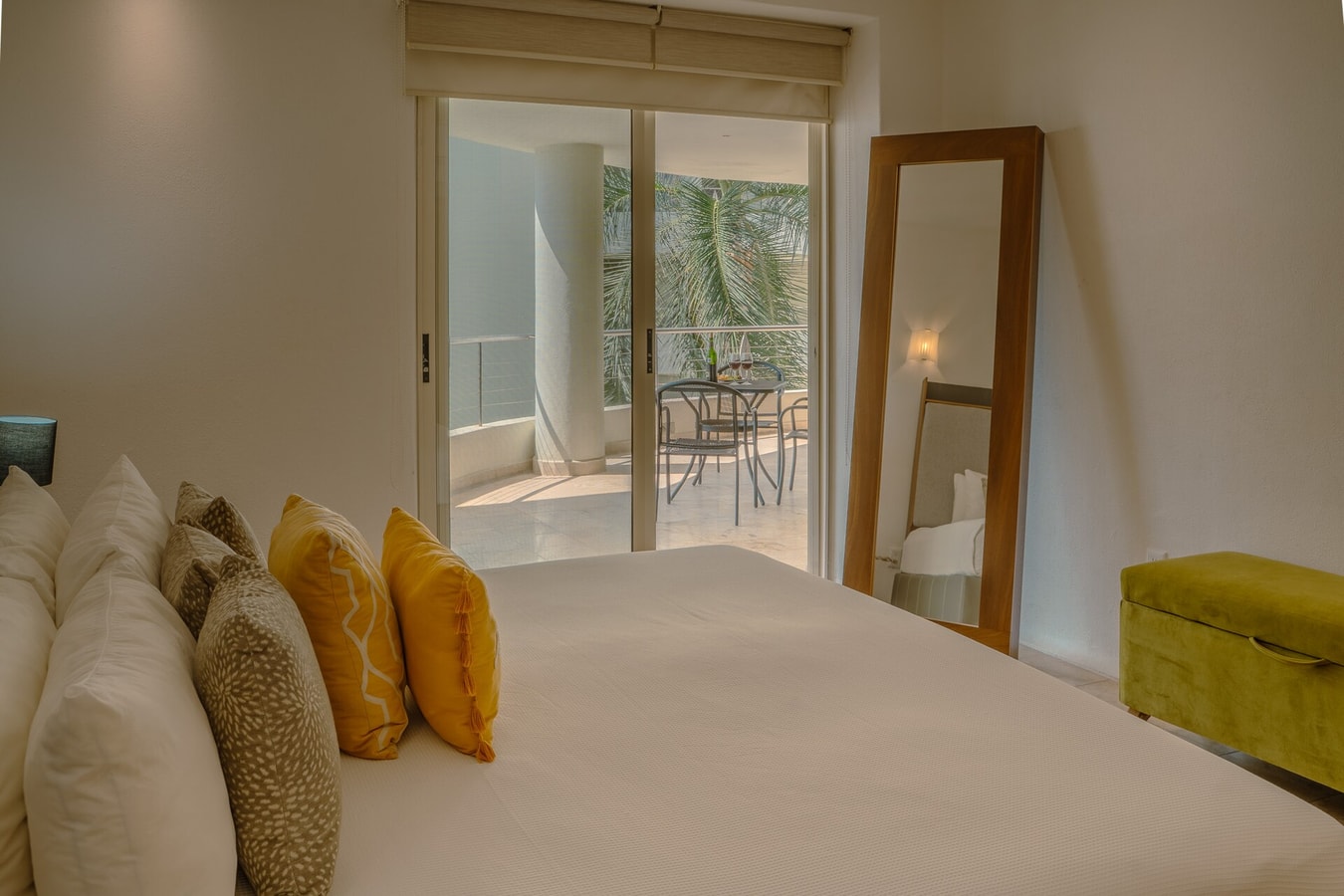 NITTA 209 Elegant Apartment - Partial Sea Views gallery image 9