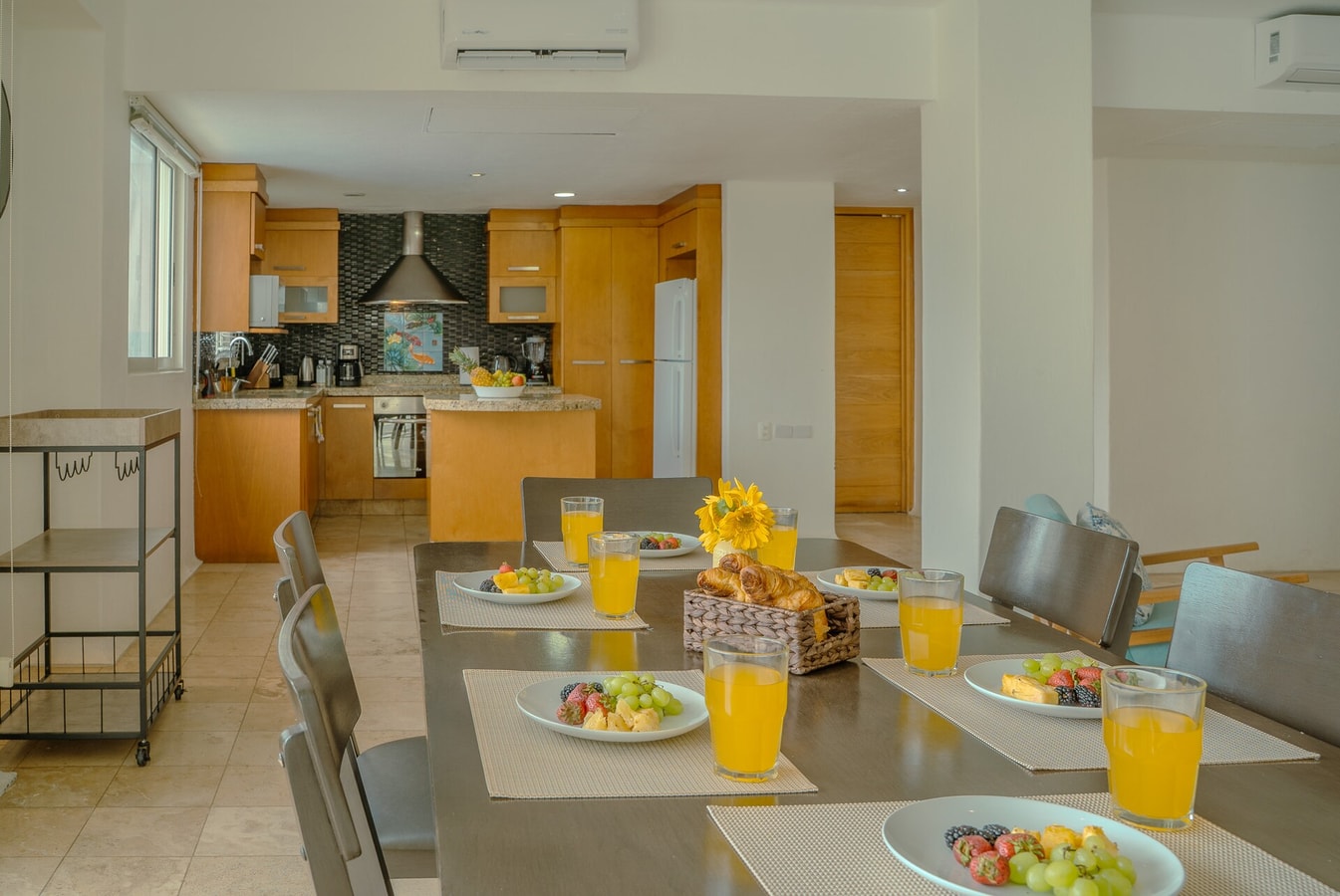 NITTA 105 Ocean & Pool Views - Spacious Condo gallery image 4