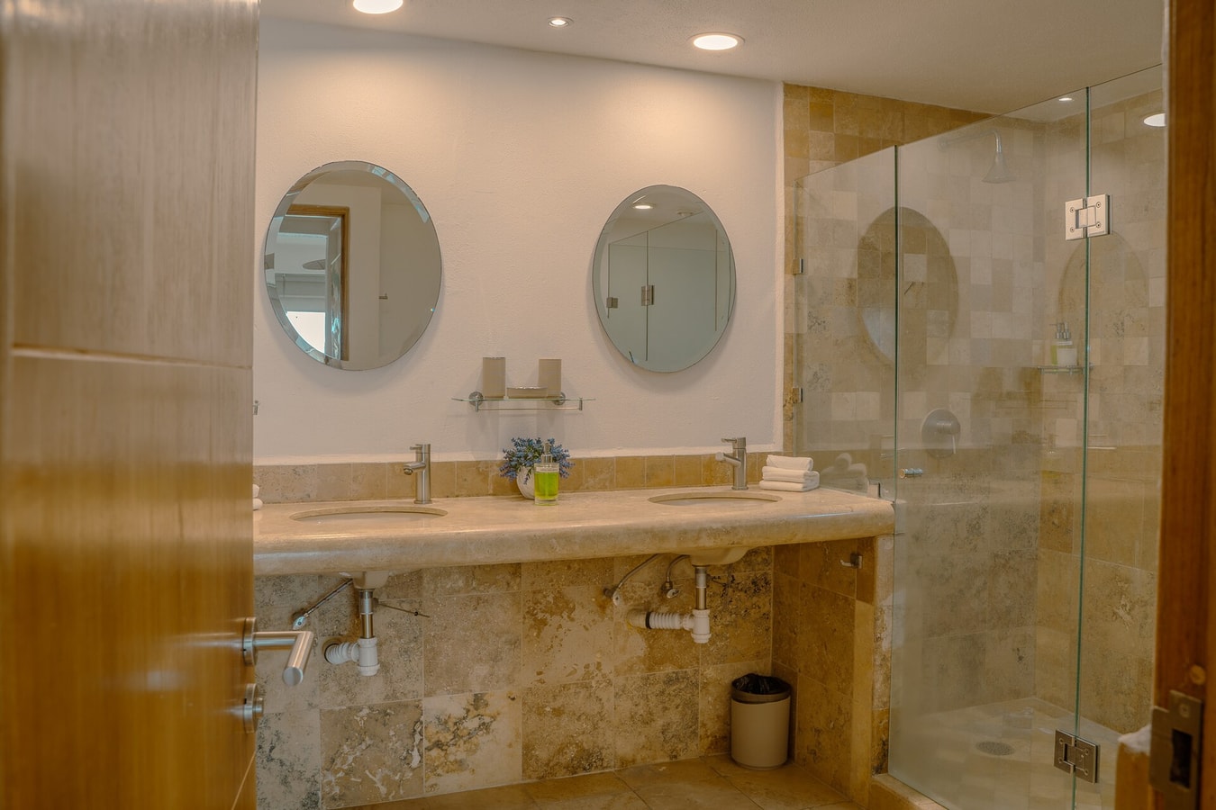 NITTA 209 Elegant Apartment - Partial Sea Views gallery image 11