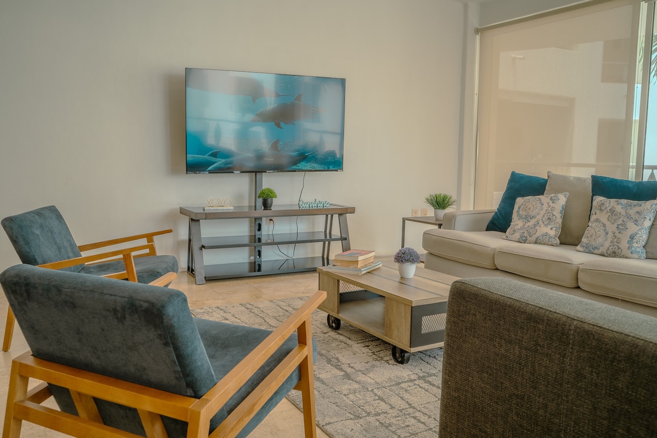 NITTA 103 Spacious & Bright - Steps to the Beach gallery image 2
