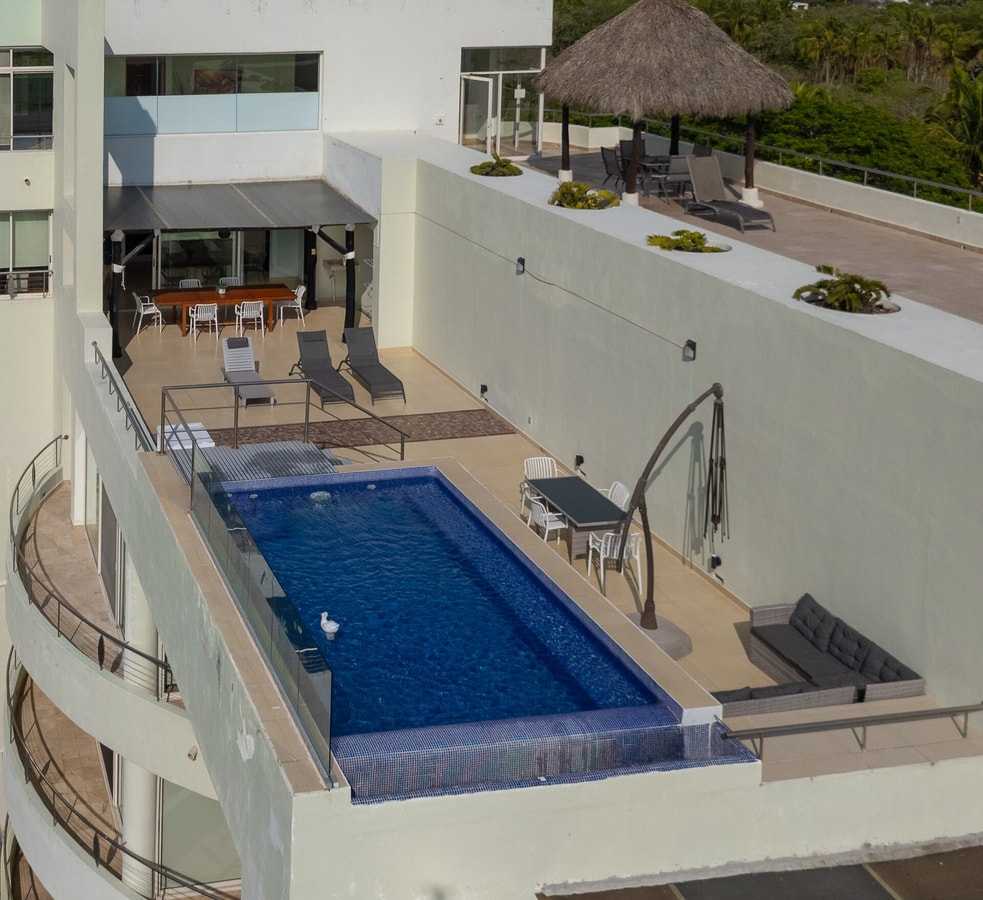NITTA 503 Penthouse - Grand Terrace & Private Pool gallery image 4