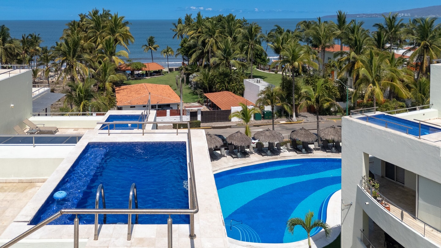 NITTA 407 Penthouse - Private Pool - Ocean Views gallery image 3