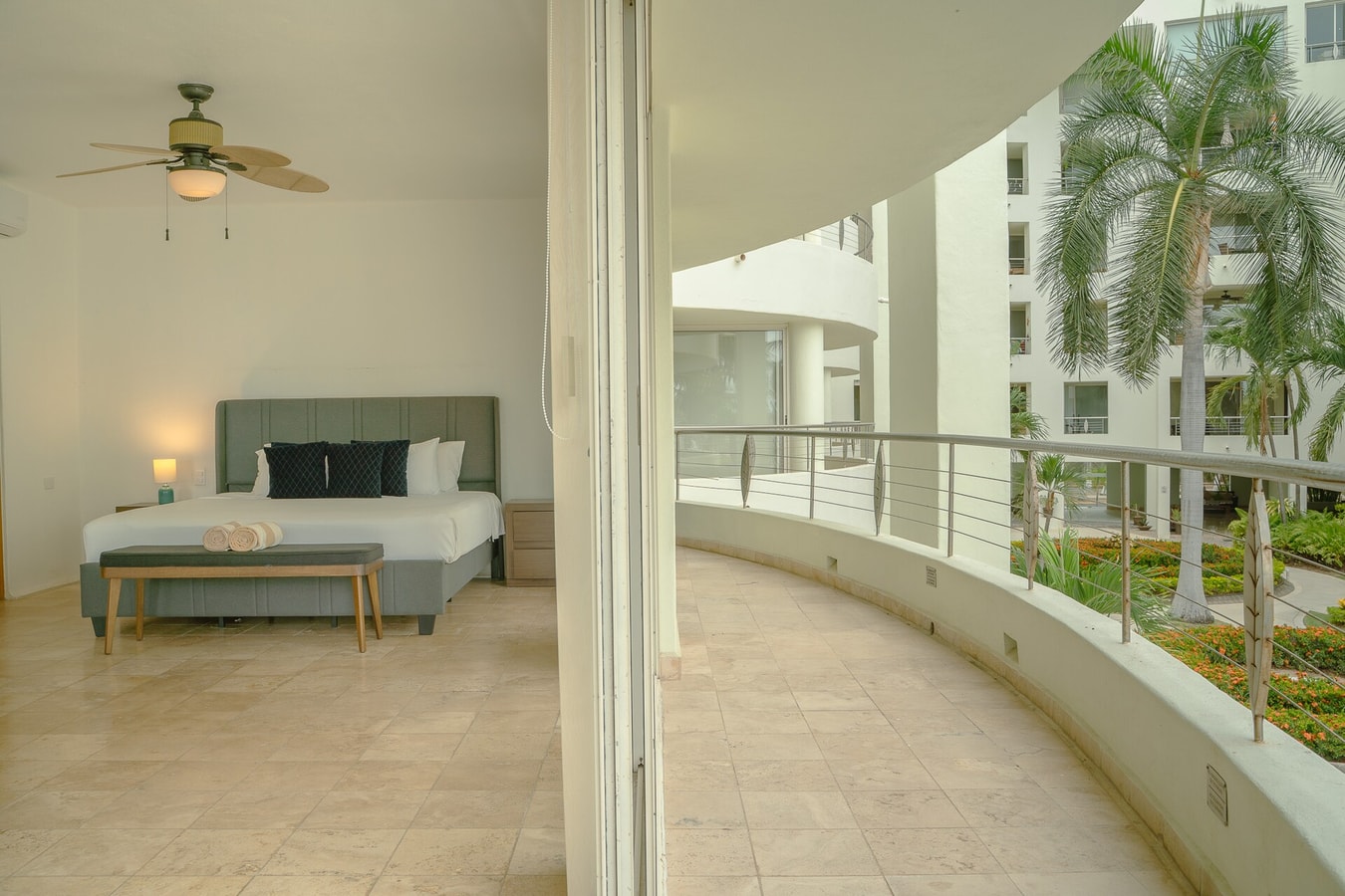 NITTA 105 Ocean & Pool Views - Spacious Condo gallery image 9