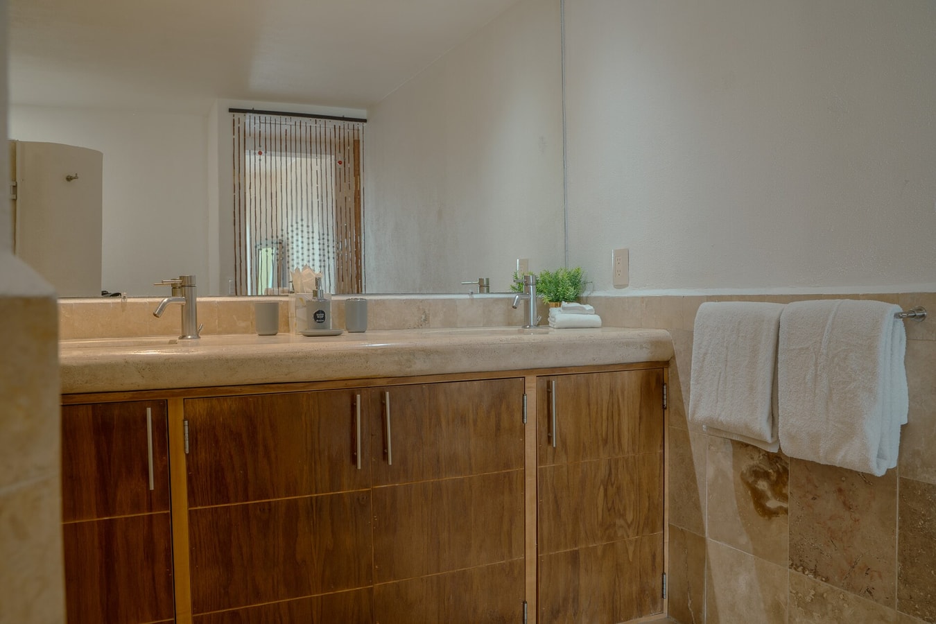 NITTA 203 Bright & Beautiful Beach Apartment gallery image 5