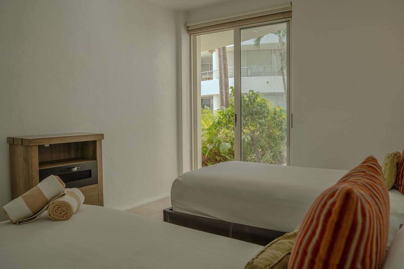 NITTA PB4 Steps from the Pool - Walk to the Beach gallery image 18