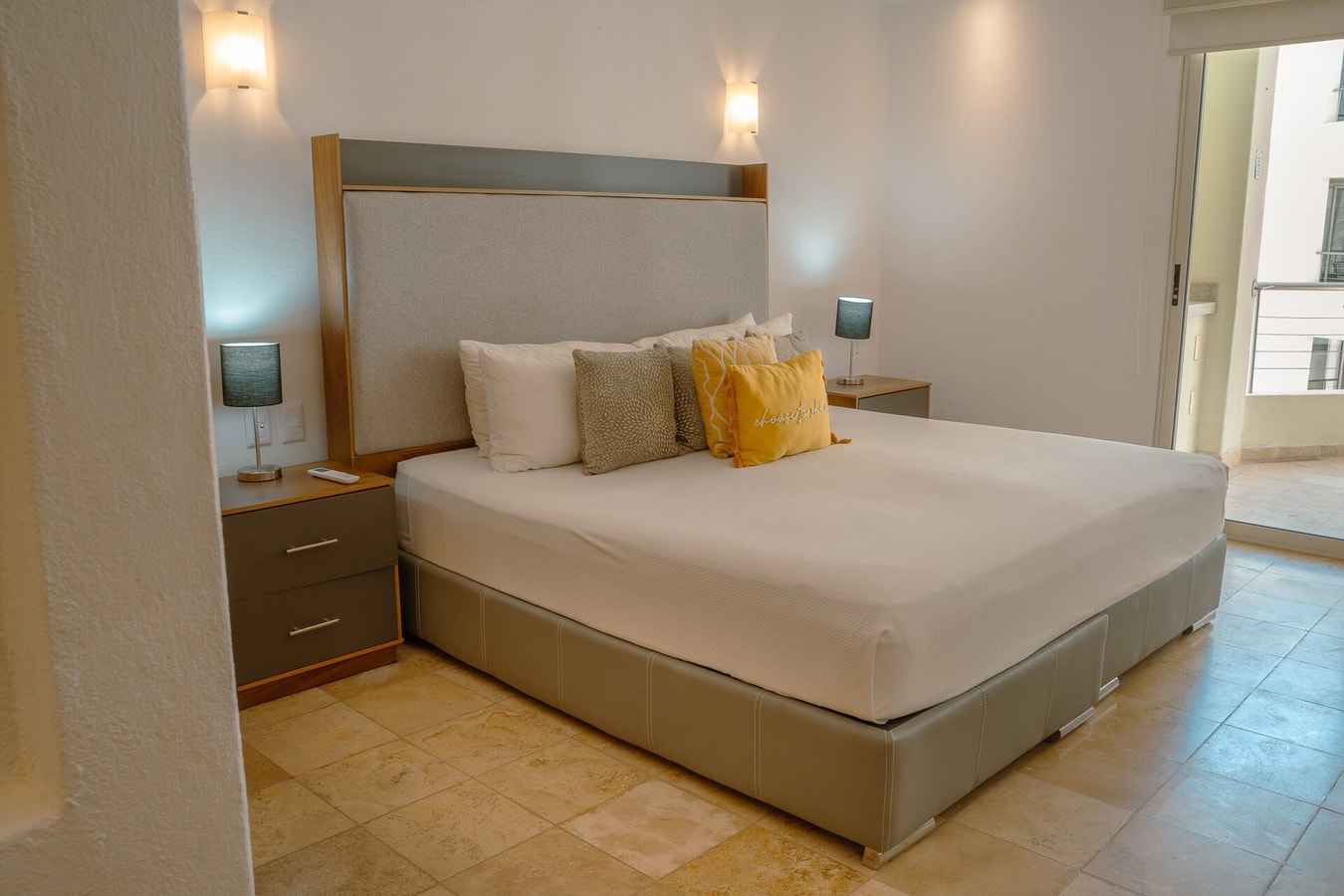NITTA 209 Elegant Apartment - Partial Sea Views gallery image 7