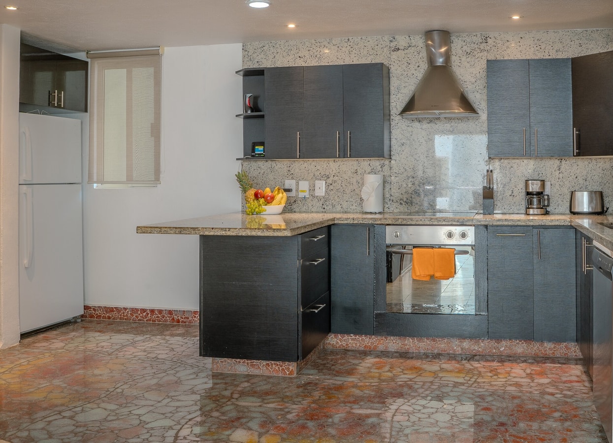 NITTA 308 Spacious Living - Walk to the Beach gallery image 8