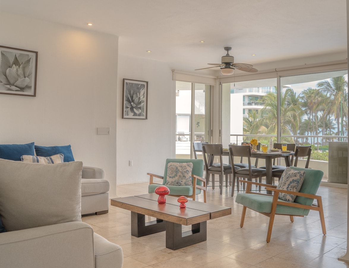 NITTA 105 Ocean & Pool Views - Spacious Condo gallery image 1