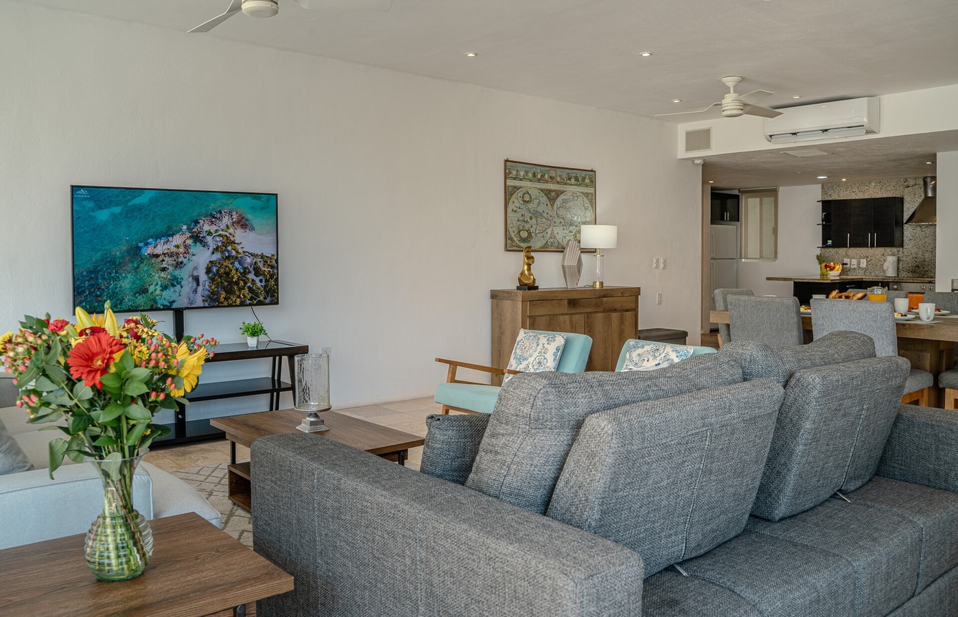 NITTA 308 Spacious Living - Walk to the Beach gallery image 4