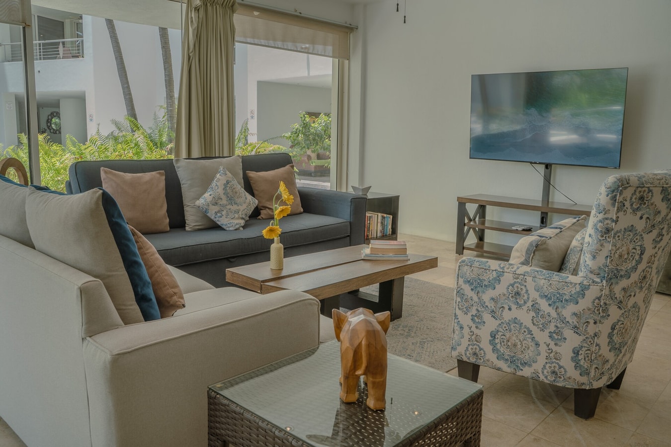 NITTA PB4 Steps from the Pool - Walk to the Beach gallery image 3