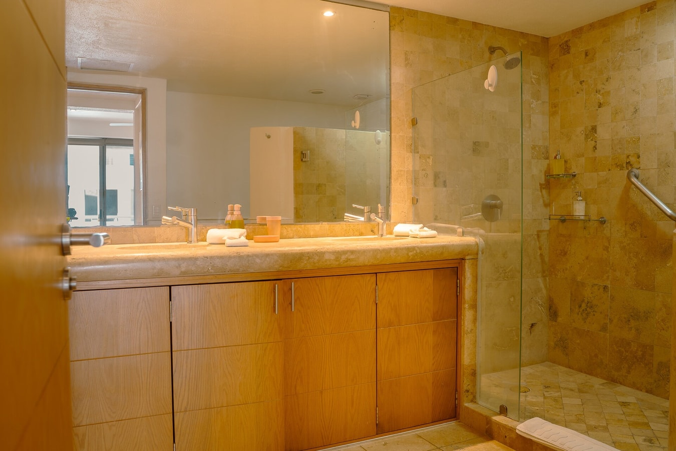 NITTA 308 Spacious Living - Walk to the Beach gallery image 14
