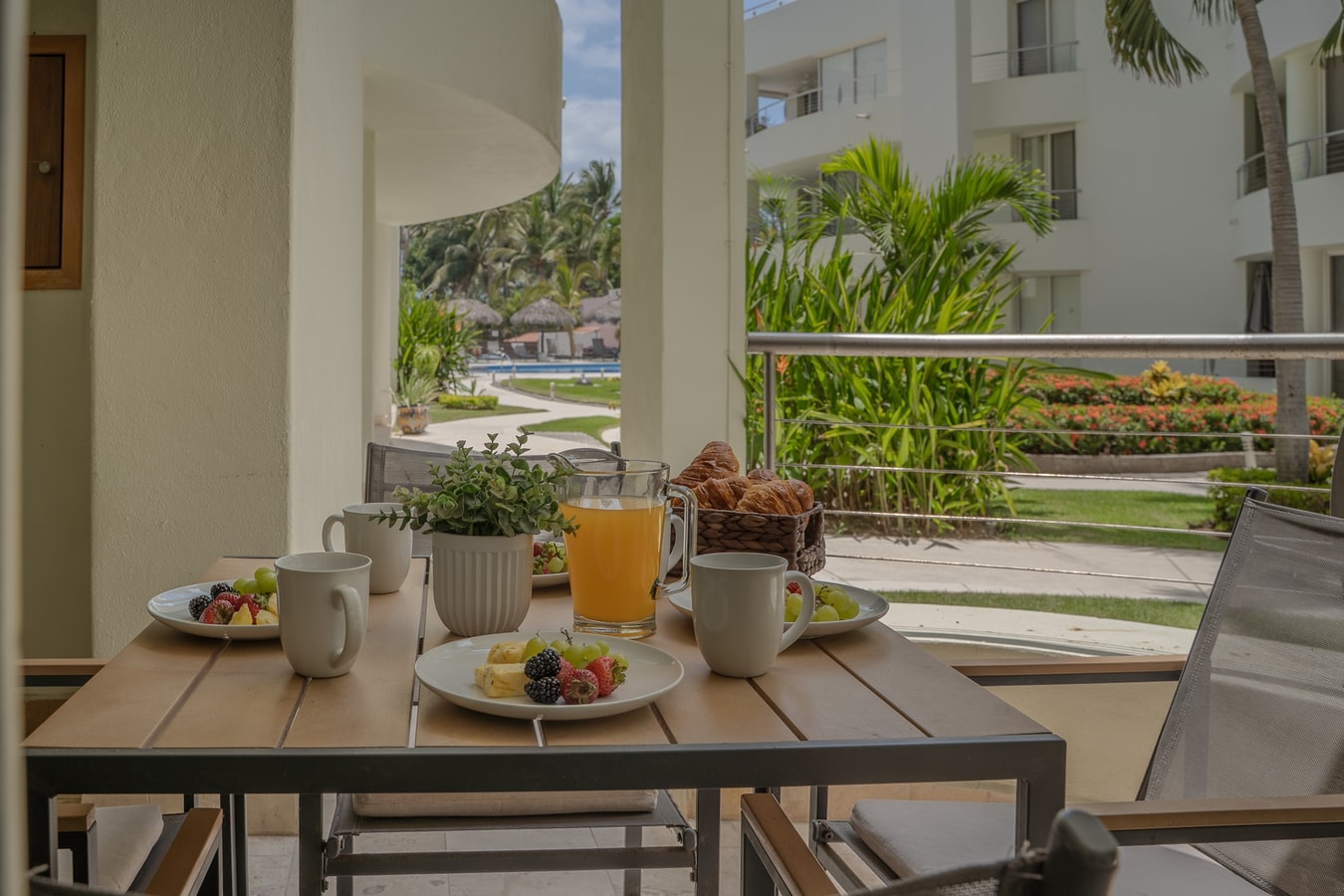 NITTA PB4 Steps from the Pool - Walk to the Beach gallery image 7