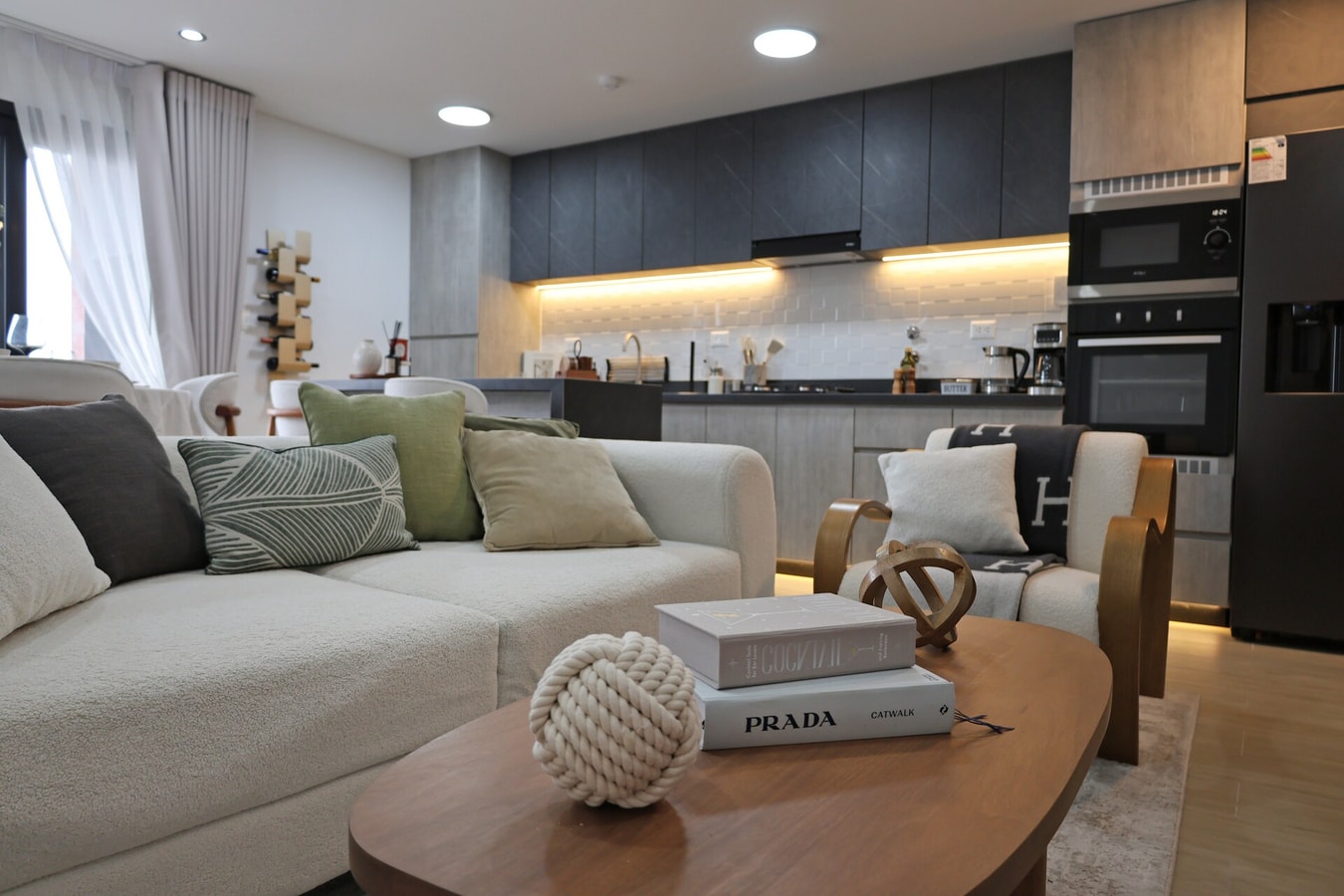 DHP+ | Modern Luxury 3BR grill & garage Miraflores gallery image 10
