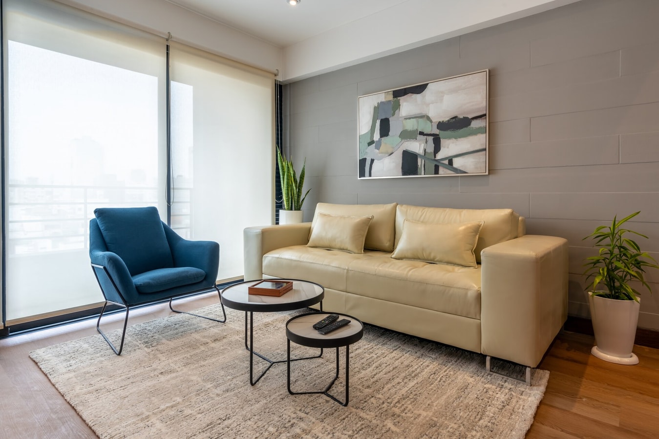 Renovated 93 m²apartment, steps from Kennedy Park. gallery image 24