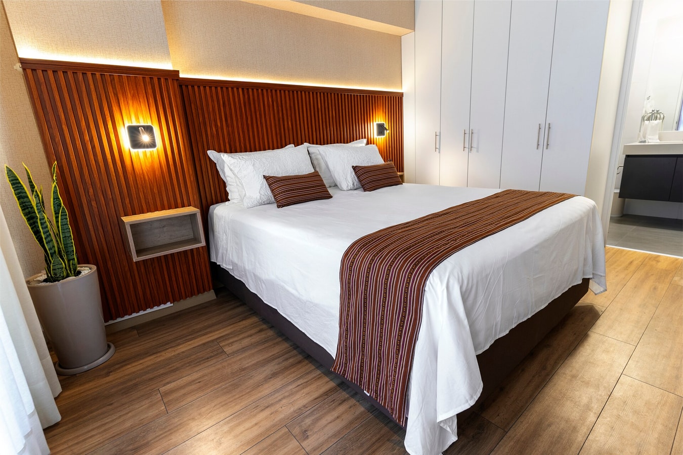 DHP+ | Luxury 2BR Apart with Balcony in Miraflores gallery image 14
