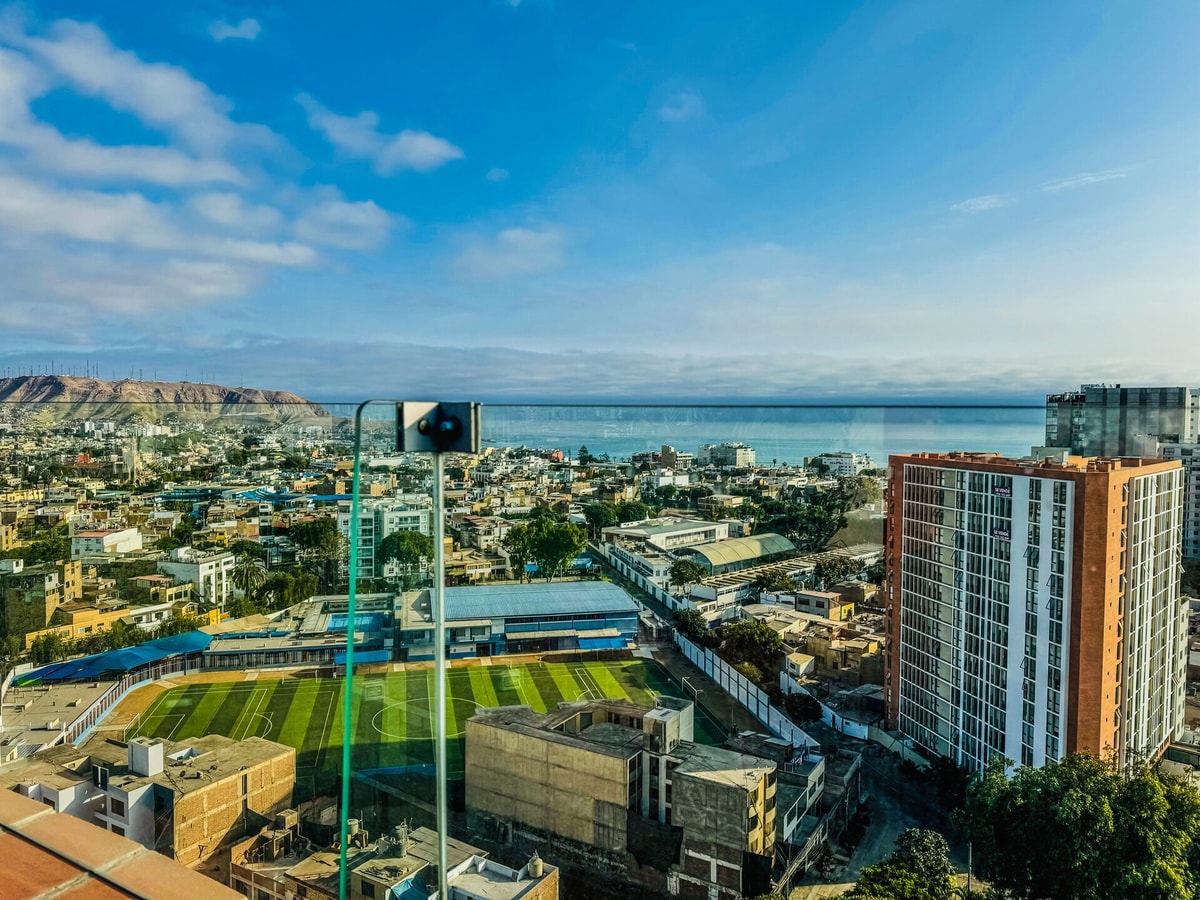 DHP+ | 3BR w/ Terrace & Parking – Barranco, Lima gallery image 10