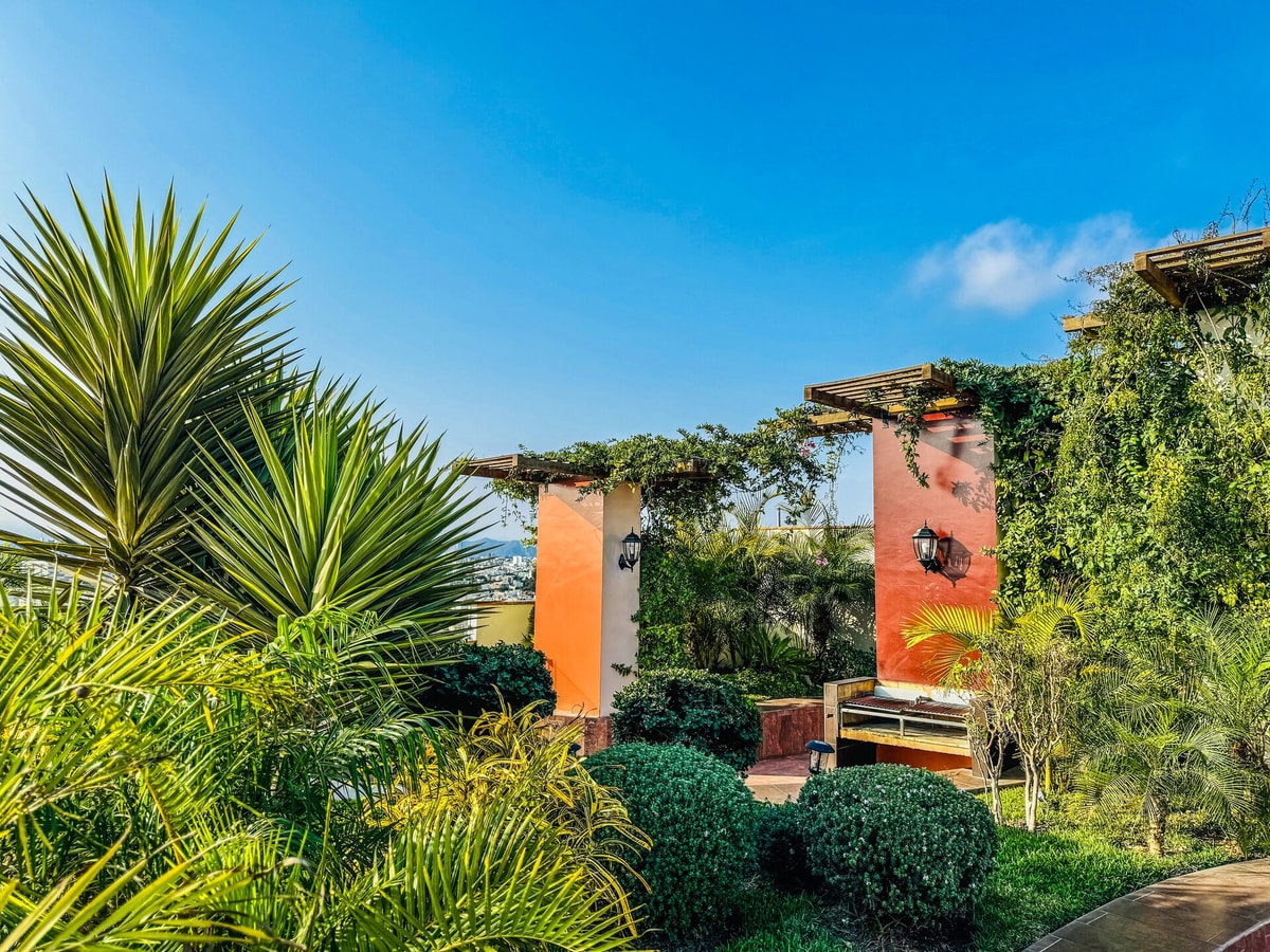 DHP+ | 3BR w/ Terrace & Parking – Barranco, Lima gallery image 6