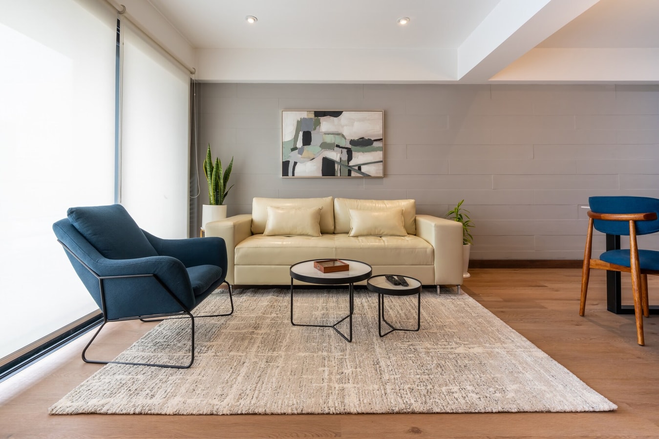 Renovated 93 m²apartment, steps from Kennedy Park. gallery image 23